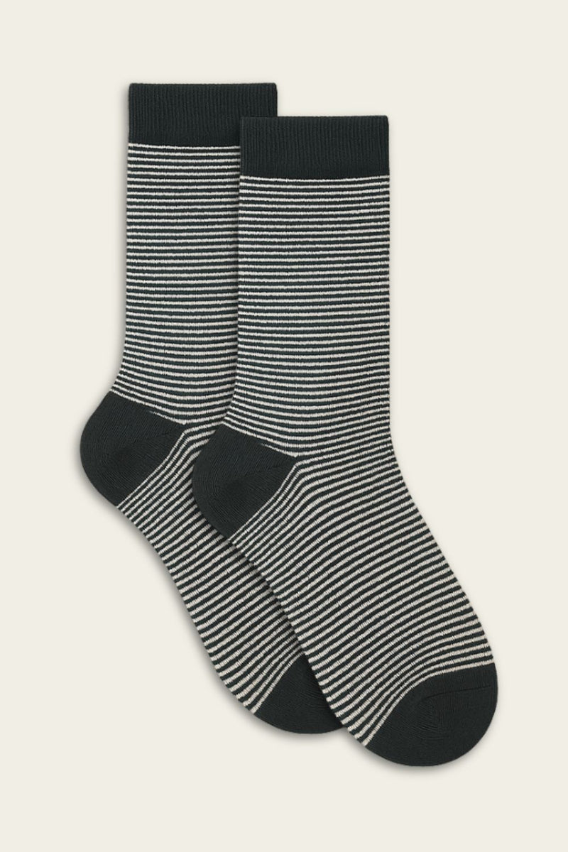 Nahtlose gestreifte Bambus-Socken